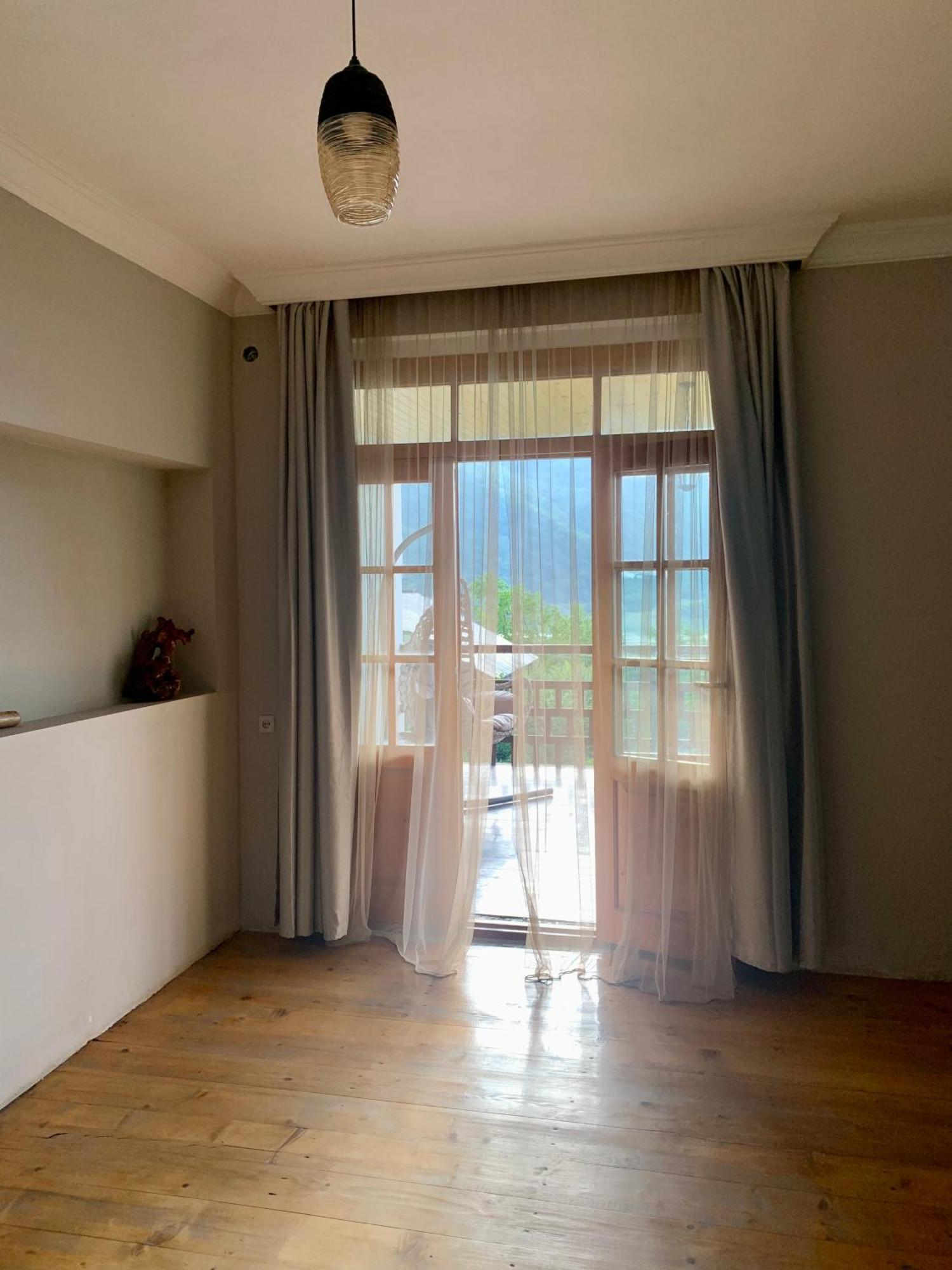 Panorama Ananuri Guest House מראה חיצוני תמונה